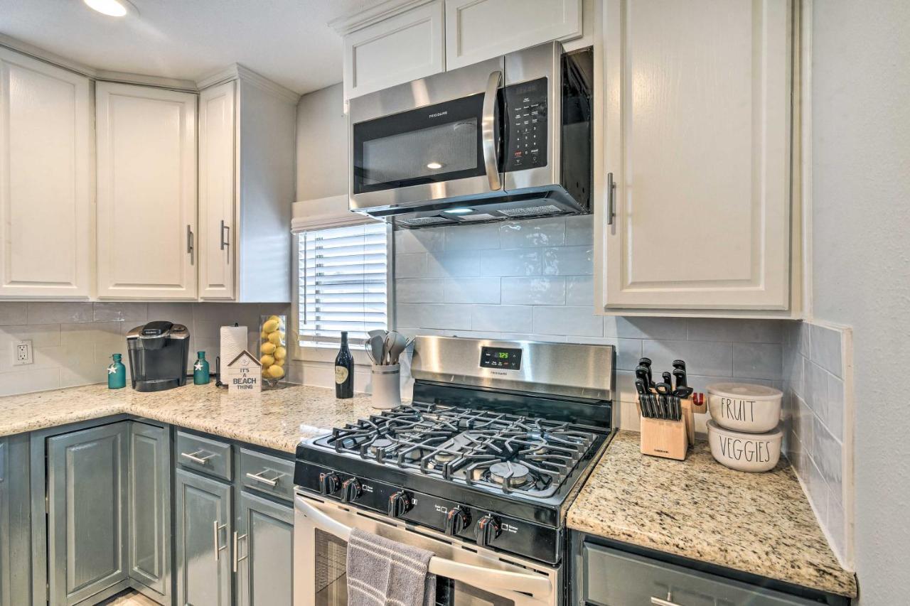 Galveston Home About 1 Mi To Pier, Fishing, And Beaches Bagian luar foto